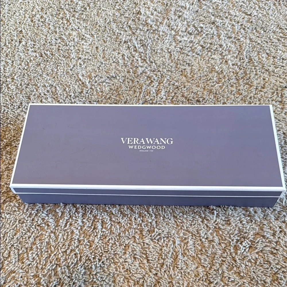 Vera Wang Elegant Gold Cake Serving Set